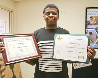        ROBERT K. YOSAY  | THE VINDICATOR... award time=Lamar Underwood won second place, and $2,500, in the ShearerÕs young inventor competition,.. - -30-...