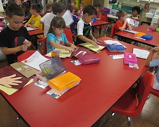 Neighbors | Alexis Bartolomucci.Students at Robinwood Lane Elementary started to pack up their folders at the end of the day on Sept. 1 as the first week of school came to an end.