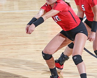 Sam Brown of Youngstown State (20) returns a Cleveland State serve during the first set of Sunday afternoons matchup at the Beeghly Center.   Dustin Livesay  |  The Vindicator  9/25/16  Beeghly Center,  YSU