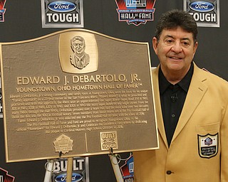        ROBERT K. YOSAY  | THE VINDICATOR.....at the Eddie DeBartolo HOF plaque unveiling at Cardinal Mooney High School....... - -30-
