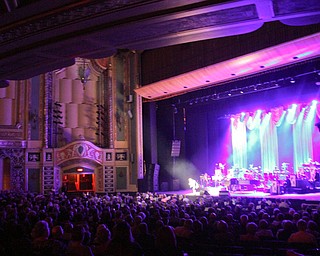 William D. Lewis The Vindicator  Singer Paul Anka at DeYor Performing Arts Center for a concert Oct 12, 2016.