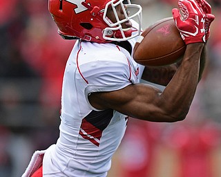 JACKSONVILLE, ALABAMA - DECEMBER 3, 2016: Receiver Damoun Patterson #4 of YSU catches the football in stride on his way to the end zone to score a 70 yard touchdown during the first half of their game Saturday afternoon at Burgess-Snow Field. YSU won 40-24. DAVID DERMER | THE VINDICATOR