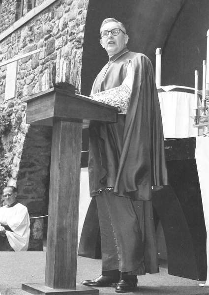 06141966 malone Rev James Malone deliver address at Departure Ceremony  at Maryknoll mission in Maryknoll NJ.