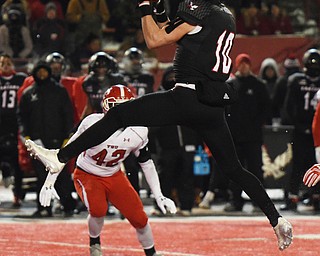 CHENEY, WA - DECEMBER 17: EWU wide receiver Cooper Kupp (10) makes a catch during the game between the Youngstown State University Penguins and the Eastern Washington University Eagles on December 17, 2016 at Roos Field in Cheney, Washington.  (Photo by Robert Johnson).