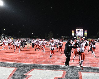 CHENEY, WA - DECEMBER 17: Youngstown State Universtiy Penguins celebrate after scoring with 1 second left during the game between the Youngstown State University Penguins and the Eastern Washington University Eagles on December 17, 2016 at Roos Field in Cheney, Washington.  (Photo by Robert Johnson).