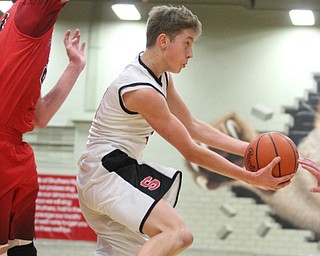 Struthers guard Carson Ryan(2) goes up for the layup during the fourth quarter as The Struthers Wildcats takes on the Edgewood Warriors at the Struthers High School Fieldhouse in Struthers on Tuesday, Jan. 3, 2017. Struthers won, 55-45...(Nikos Frazier | The Vindicator)..