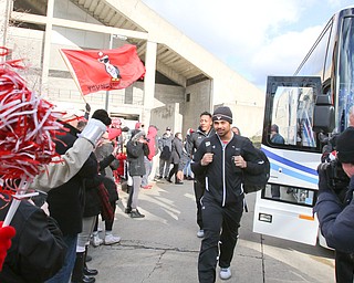        ROBERT K. YOSAY  | THE VINDICATOR..YSU Fans  gathered at Youngstown State University to  send off the Penguins to the FCS National Championship in Frisco, Texas against James Madison University. - ...- -30-...