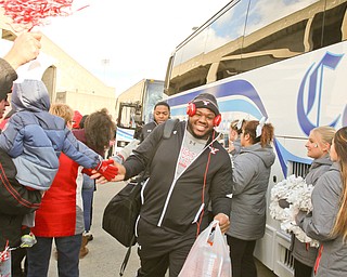        ROBERT K. YOSAY  | THE VINDICATOR..YSU Fans  gathered at Youngstown State University to  send off the Penguins to the FCS National Championship in Frisco, Texas against James Madison University. - ...- -30-...