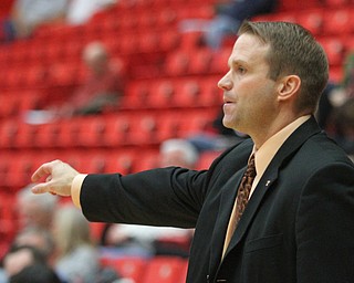 William D. Lewis The Vindicator YSU's coach John Barnes during game with UIC's Jan 12 , 2017 at YSU.
