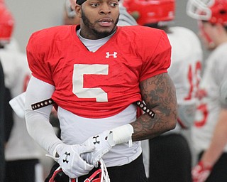 William D Lewis the Vindicator YSULee Wright(5) during 3-3-17 practice at WATTS Center.