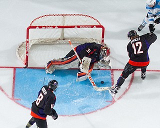 Scott R. Galvin | The Vindicator.Youngstown Phantoms goalie Ivan Kulbakov (31) makes a save against the Lincoln Stars during the second period at the Covelli Centre on April 1, 2017..