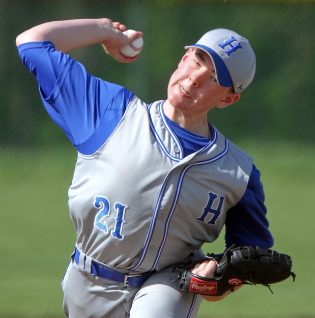 William D Lewis The Vindicator  Hubbard's MAson trinckes(21) delivers during 5-9-17 game at WB.