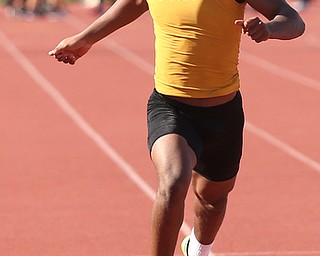 Kayron Adams(center) of Harding competes in the DI boys 100 meter dash semifinal during the 2017 OHSAA Boys and Girls State Track and Field Tournaments, Friday, June 2, 2017 at the Jesse Owens Memorial Stadium in Columbus...(Nikos Frazier | The Vindicator)