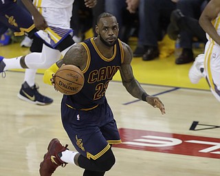 In Game 1 of the NBA Finals, the Golden State Warriors knocked off the Cleveland Cavaliers 113-91.