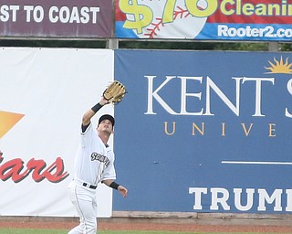 Mahoning Valley Scrappers left fielder Clark Scolamiero (27) waits for the ball to out Brooklyn Cyclones first baseman Matt Winaker (10) in the third inning as the Mahoning Valley Scrappers take on the Brooklyn Cyclones, Tuesday, July 11, 2017, at Eastwood Field in Niles...(Nikos Frazier | The Vindicator)..