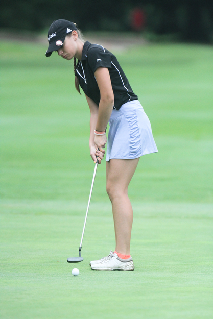 William D. Lewis The Vindictor  Victoria Messuri putts during GGOV Jr. qualifier at Trumbull CC July 13, 2017.