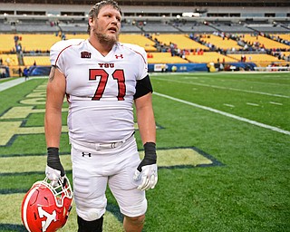 PITTSBURGH, PENNSYLVANIA - SEPTEMBER 2, 2017:  Youngstown State's Cameron Fraser shows his frustration on the field after their game Saturday afternoon at Heinz Field. Pitt won 28-21 in overtime. (DAVID DERMER | THE VINDICATOR)