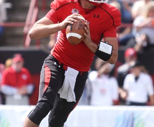 Youngstown State University quarterback Nathan Mays (7) looks for an open receiver in the first quarter as Robert Morris University takes on Youngstown State University, Saturday, Sept. 9, 2017, at Stambaugh Stadium in Youngstown. Youngstown State won 30-0...(Nikos Frazier | The Vindicator)..