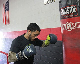 William D Lewis The Vindicator  Popo Salinas trains at South Side Boxing 9-7-17.