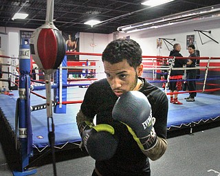 William D Lewis The Vindicator  Popo Salinas trains at South side Boxing 9-7-17.