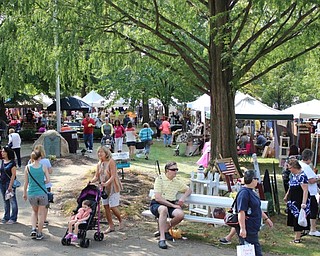 Neighbors | Abby Slanker.The Junior Women’s League of Canfield hosted its 48th annual Fall Market on the Green with a record number of 210 vendors set up for attendees to visit on Sept. 16.