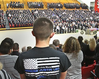 William D Lewis The vindicator  Thousands of police officers in YSU Beegley Center for Justin Leo funeral service 10-29-17.