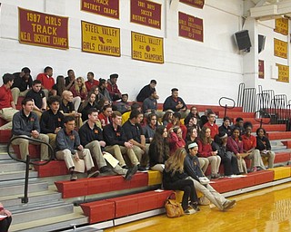 Neighbors | Zack Shively.The Cardinal Mooney High School students atteneded six stations for their Career Exploration Day on Nov. 16. During the day, the students got to choose a smaller meeting to attend. These guests included professionals in TV news, interior design, fashion, event planning, physical therapy, cosmetology, graphic design and physics.