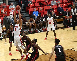 Youngstown State forward Devin Haygood (2) goes up for a dunk in the first half of a NCAA college basketball game against UIC, Thursday, Jan. 18, 2018, in Youngstown. UIC won 92-78...(Nikos Frazier | The Vindicator)