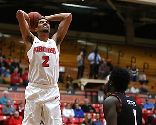 Youngstown State forward Devin Haygood (2) goes up for a dunk in the second half of a NCAA college basketball game against UIC, Thursday, Jan. 18, 2018, in Youngstown. UIC won 92-78...(Nikos Frazier | The Vindicator)