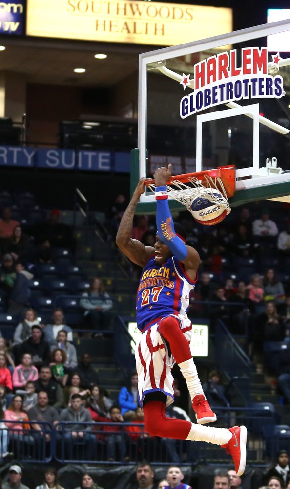Globetrotter #27 dunks, Jan. 24, 2018, at the Covelli Centre in Youngstown...(Nikos Frazier | The Vindicator)
