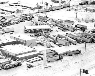 1978 Blizzard  Stranded emi trucksUnion 76 truckstop at Rt 46 and I-76.