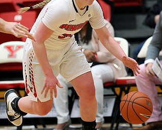 YOUNGSTOWN, OHIO - FEBRUARY 17, 2018: YSU Penguins' McKenah Peters (34) drives to the hoop during the 4th qtr. at Beeghly Center, YSU, Youngstown, OH.  MICHAEL G. TAYLOR | THE VINDICATOR