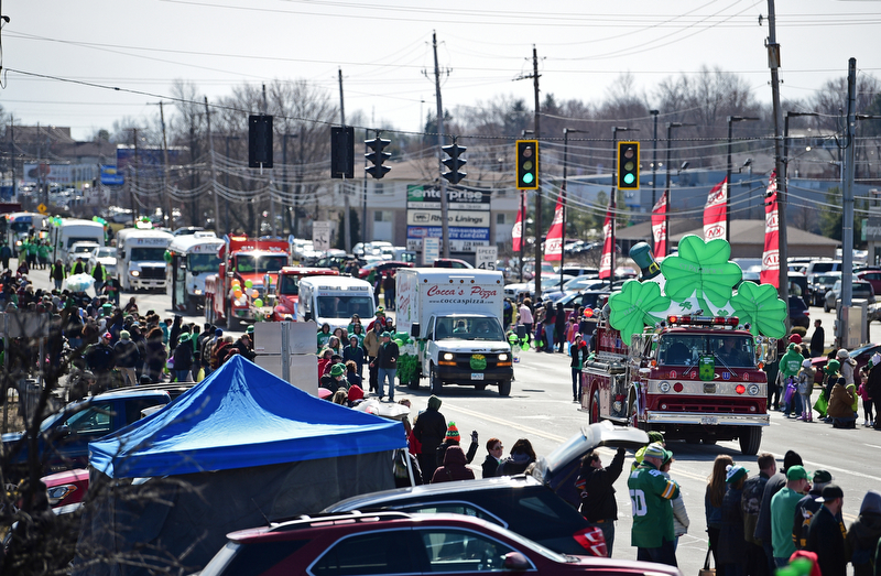 BOARDMAN, OHIO - MARCH 11, 2018: Parade floats make their way down the parade route on Market Street during the Mahoning Valley St. Patrick's Day Parade. DAVID DERMER | THE VINDICATOR