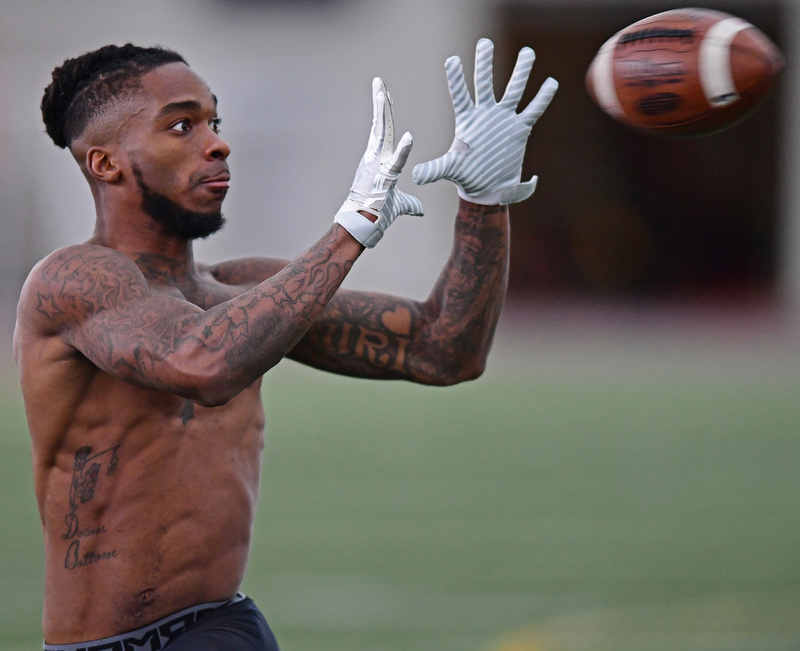 YOUNGSTOWN, OHIO - MARCH 13, 2018: Youngstown State's Alvin Bailey catches a pass during individual drills during the Youngstown State football pro day, Tuesday morning at the Watts Indoor Facility. DAVID DERMER | THE VINDICATOR