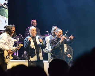 Earth, Wind, and Fire at Covelli Centre