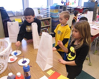 Neighbors | Zack Shively.Classes throughout Union Elementary made art projects at different blocks during Feb. 9. Their project was to create a bag for their Valentine's Day parties.