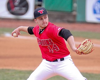 William D. Lewis The Vindicator YSU pitcher Greg Dunham(14) delivers during 3-30-18 game with UIC at Eastwood.