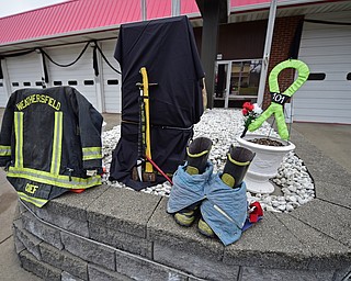 WEATHERSFIELD, OHIO - APRIL 9, 2018: The memorial outside of the Weatherfield Township fire station for Weathersfield Township Fire Chief Randall Pugh, Monday morning. DAVID DERMER | THE VINDICATOR