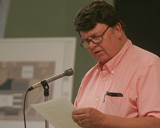 William D. Lewis The Vindicator Robert Bond of Lordstown speaks during a zoning meeting at the Lordstown Administration building Tuesday.He was opposed to rezoning for TJX project.