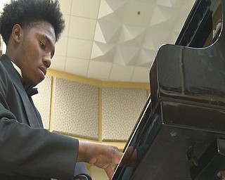Darrius Simmons, the Warren teenager who has captured attention across the country with his ability as a classical pianist, will appear on NBC Nightly News with Lester Holt tonight. The 17-year-old junior at Warren G. Harding High School will be seen at the end of tonight’s program. A crew from NBC filmed it at Harding High on Monday.