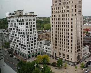    ROBERT K YOSAY  | THE VINDICATOR..hunington bank and first place bank..and Double Tree in Youngstown opened its restaurant and Hotel today Wed. in the former Stambaugh Building.  The building  has been restored to its original marble and granite and then some....-30-