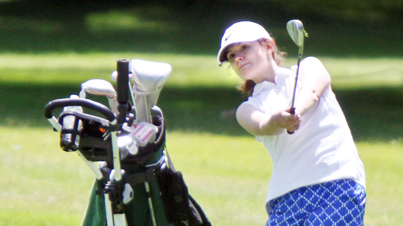 Megan Stoneburner of The Lake Club chips putts during Thursday's Greatest Golfer of the Valley juniors, girls 17 and under, at the Trumbull Country Club.