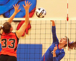 William D. Lewis The Vindicator Western Reserve's Morgan Eichert(8) shoots past Springfield's Lyndsey Smith(33) duringh 8-30-18 action at Western Reserve.