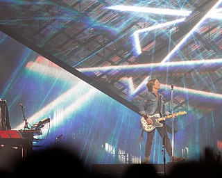 Keith Urban performs at Covelli Centre on Wednesday night. EMILY MATTHEWS | THE VINDICATOR