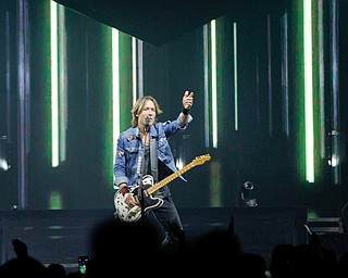 Keith Urban performs at Covelli Centre on Wednesday night. EMILY MATTHEWS | THE VINDICATOR