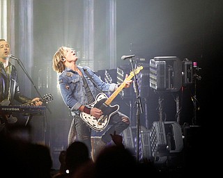 Keith Urban performs at Covelli Centre on Wednesday night. EMILY MATTHEWS | THE VINDICATOR