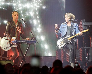 Keith Urban performs at Covelli Centre on Wednesday night. EMILY MATTHEWS | THE VINDICATOR