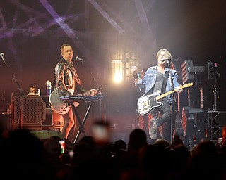 Keith Urban performs at Covelli Centre on Wednesday night. EMILY MATTHEWS | THE VINDICATOR