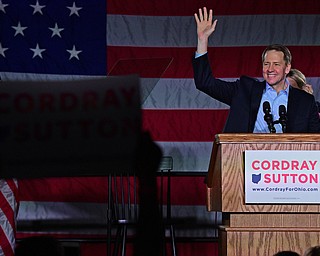 YOUNGSTOWN, OHIO - OCTOBER 29, 2018: Ohio gubernatorial candidate Richard Cordray waves to the crowd, Monday afternoon at Youngstown State University. DAVID DERMER | THE VINDICATOR