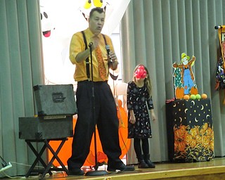 Neighbors | Jessica Harker.Magician Gordon Ramsey stuck a balloon turtle to Brooklyn Simon's face on Oct. 29 as part of his Spooky Monster Magic show.